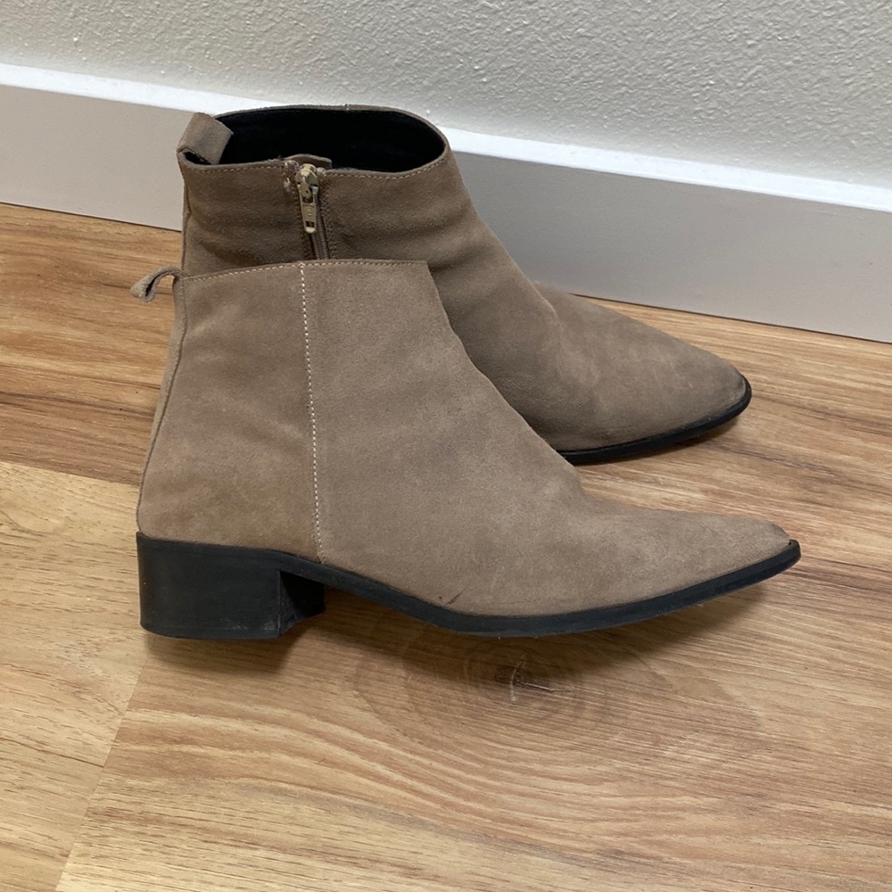 Fabianelli pointed suede booties